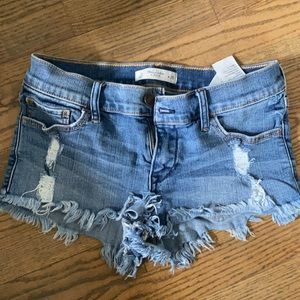 Cut off denim short